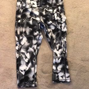 Lululemon Size 12 crop legging